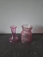 Twee roze vaasjes, Huis en Inrichting, Woonaccessoires | Vazen, Overige kleuren, Ophalen of Verzenden, Minder dan 50 cm, Glas