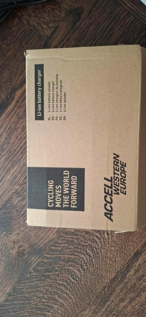 Phylion E-bike Accu Lader 42V, Fietsen en Brommers, Fietsaccessoires | Fietsaccu's, Zo goed als nieuw, Ophalen of Verzenden