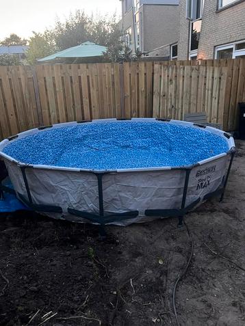 Bestway Steel Pro Max Zwembad beschikbaar voor biedingen