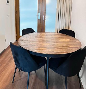 Eettafel incl. 4 stoelen WOOD beschikbaar voor biedingen