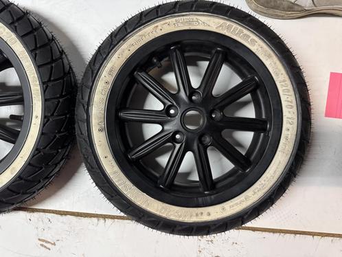 Piaggio MP3 voorvelgen whitewall banden, Motoren, Onderdelen | Overige, Nieuw, Ophalen