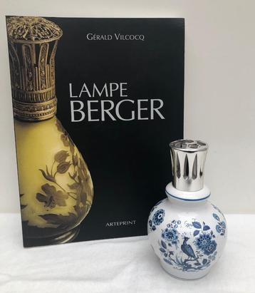 Lampe Berger  - wit/blauw bloemen/vogel  geurbrander beschikbaar voor biedingen