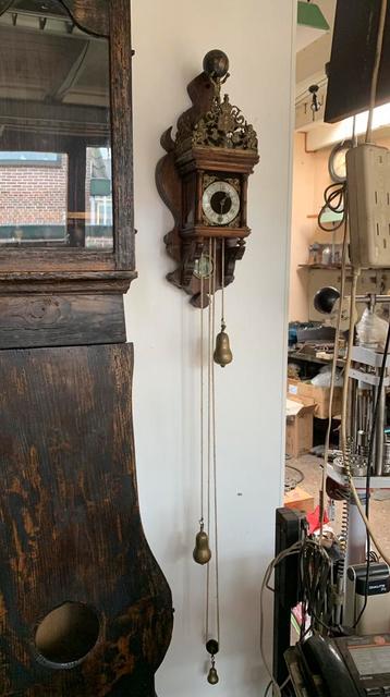 Zaans armatuur beschikbaar voor biedingen