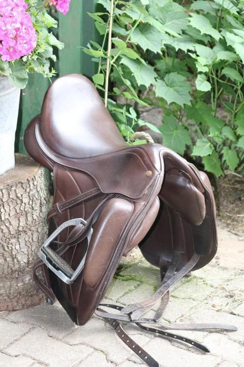 Fairfax dressuurzadel walnootbruin, Dieren en Toebehoren, Paarden en Pony's | Zadels, Zo goed als nieuw, Dressuur, Ophalen