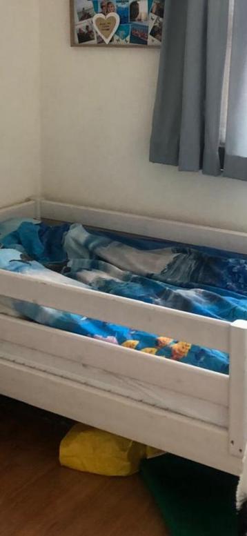 Gratis af te halen eenpersoons bed wit