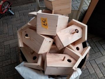 Nestkasje vogelhuisjes Voederhuisjes  beschikbaar voor biedingen