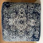 2 Kussens/poef blauw/wit 75x75x17 cm, hoes 90% katoen, Huis en Inrichting, Banken | Voetenbanken en Poefen, Ophalen, Vierkant