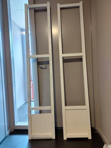 Lundia, bureau en boekenplanken  beschikbaar voor biedingen