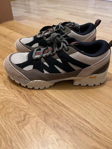 Hi-Tec x Iets Frans Sneakers - Nieuw in doos! beschikbaar voor biedingen