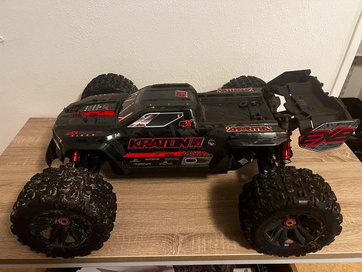 Arrma Kraton 8s EXB, Hobby en Vrije tijd, Modelbouw | Radiografisch | Auto's, Zo goed als nieuw, Auto offroad, Elektro, Overige schalen
