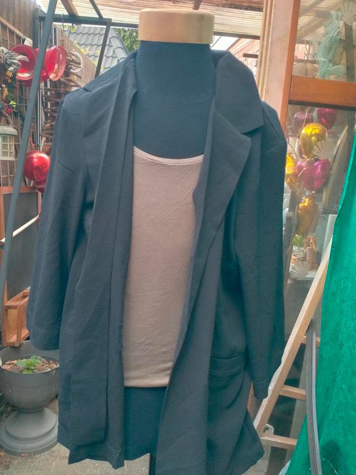Mango Zwarte Blazer - Stijlvol en Comfortabel maar 44, Kleding | Dames, Jasjes, Kostuums en Pakken, Zo goed als nieuw, Jasje, Maat 42/44 (L)