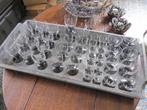42 st retro glasservies op zwarte voet, waterglazen, Huis en Inrichting, Ophalen, Glas of Glazen, Overige stijlen, Glas