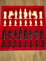 Vintage Schaakset met Middeleeuws Design, jaren '70, Ophalen of Verzenden, Gebruikt