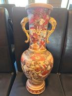 Oude Chinese vaas met handvatten, Ophalen