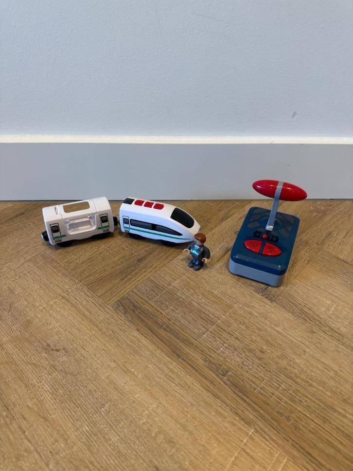 ZGAN wit elektrische houten trein remote Playtive sint idee, Kinderen en Baby's, Speelgoed | Houten speelgoed, Zo goed als nieuw