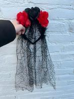 Gothic haarband diadeem spinnenweb sluier en rozen carnaval, Ophalen of Verzenden, Zo goed als nieuw