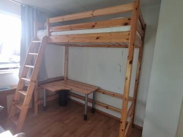 Houten stevige Hoogslaper met Bureau beschikbaar voor biedingen