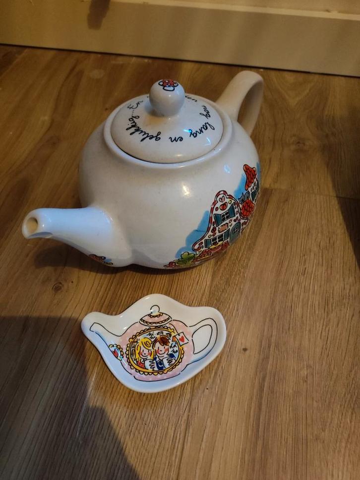 Blond Amsterdam Theepot + Theezakjeshouder, Huis en Inrichting, Keuken | Servies, Gebruikt, Overige typen, Blond Amsterdam, Aardewerk