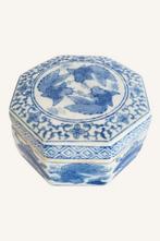 Chinees porseleinen schaaltje met karpers, Antiek en Kunst, Antiek | Porselein, Ophalen of Verzenden