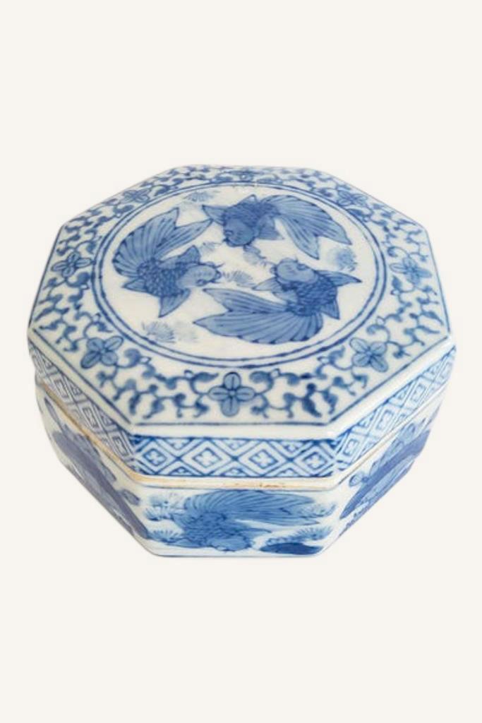 Chinees porseleinen schaaltje met karpers, Antiek en Kunst, Antiek | Porselein, Ophalen of Verzenden