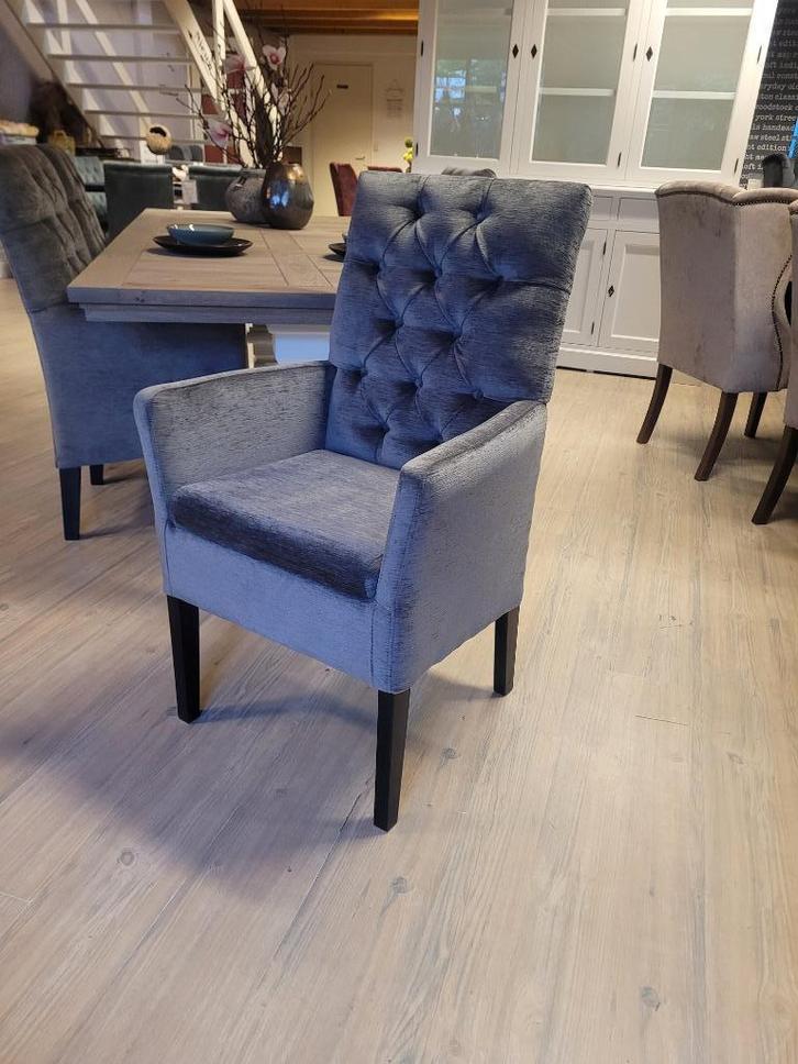 *OPRUIMING* 4 Landelijke Eetkamerstoelen Bente kleur Grijs, Huis en Inrichting, Stoelen, Nieuw, Vier, Stof, Ophalen of Verzenden