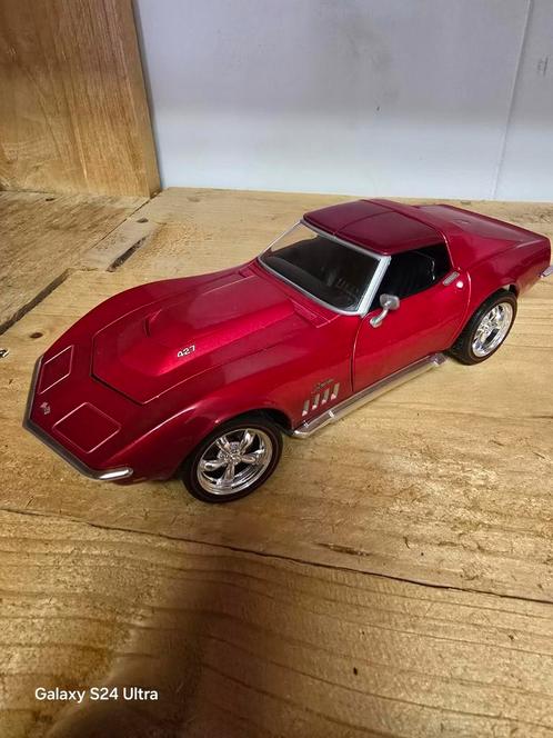 Chevrolet Corvette C3, een klassieke Amerikaanse sportwagen., Hobby en Vrije tijd, Modelauto's | 1:18, Zo goed als nieuw, Overige merken
