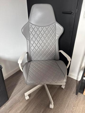 IKEA Bureaustoel / Gamestoel met Armleuningen beschikbaar voor biedingen