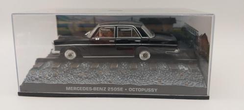 #23 Mercedes-Benz 250SE James bond auto met boekje, Hobby en Vrije tijd, Modelauto's | 1:43, Nieuw, Auto, Universal Hobbies, Verzenden