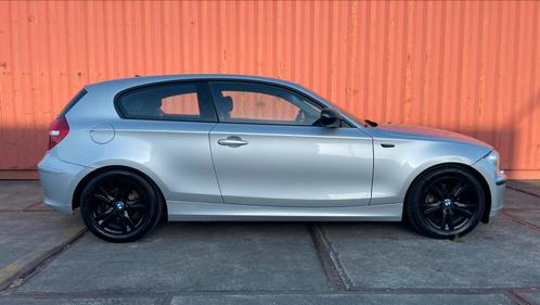 BMW 1 Serie - 2011 - Volledig aangepakt - SUPERDEAL, Auto's, BMW, Particulier, 1-Serie, Airbags, Airconditioning, Boordcomputer