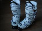 Salomon skischoenen maat 37.5-38 (24-24.5), wit met paarse a, Sport en Fitness, Skiën en Langlaufen, Schoenen, Zo goed als nieuw