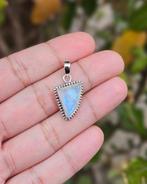 Maansteen Hanger Infinity - Echt Zilver, Info@lavicollection.com, Nieuw, Met edelsteen, LAVI