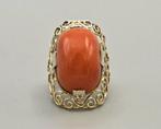 Gouden antieke ring met bloedkoraal. 206/85, Ophalen of Verzenden, Goud, Ring, Met edelsteen