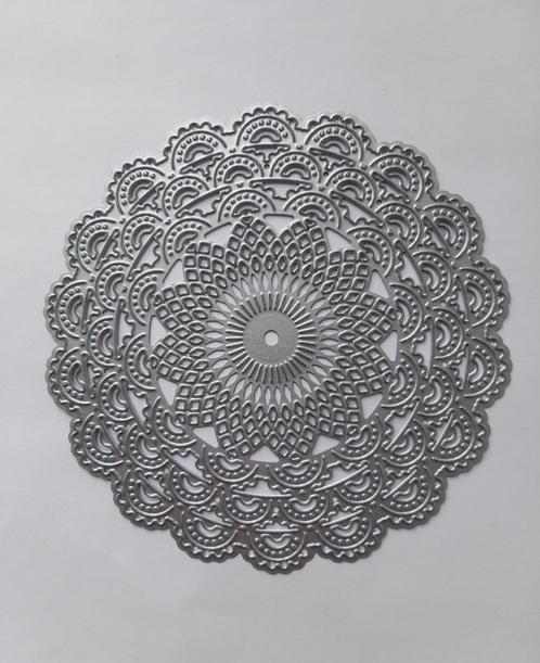 Stans / snijmal: scalloped circle, Hobby en Vrije tijd, Kaarten | Zelf maken, Nieuw, Pons of Mal, Overige thema's, Verzenden