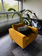 WOOOD Fauteuil Robin fluweel okergeel, Huis en Inrichting, Ophalen, Gebruikt, 75 tot 100 cm, Trendy