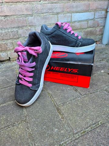 Heely maat 39 beschikbaar voor biedingen