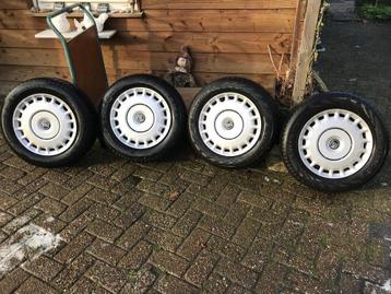 Winterbanden 15 inch 110 steek 5 gaten stalen velg beschikbaar voor biedingen