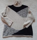Dames trui met opstaande col
kleur beige en bruin, gedragen,, Ophalen of Verzenden, Gedragen, Maat 42/44 (L), Beige