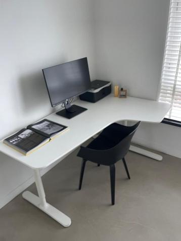 Nette Ikea Bekant bureau - Wit, hoek rechts - afbeelding 3