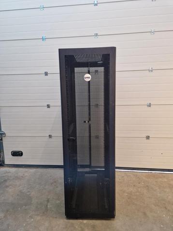 42 inch DELL server rack beschikbaar voor biedingen