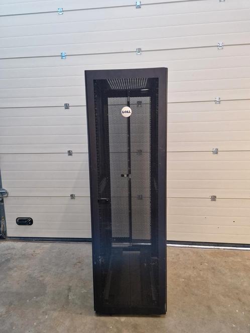 42 inch DELL server rack, Computers en Software, Serverkasten, Gebruikt, Geperforeerd, Geperforeerd, Ophalen