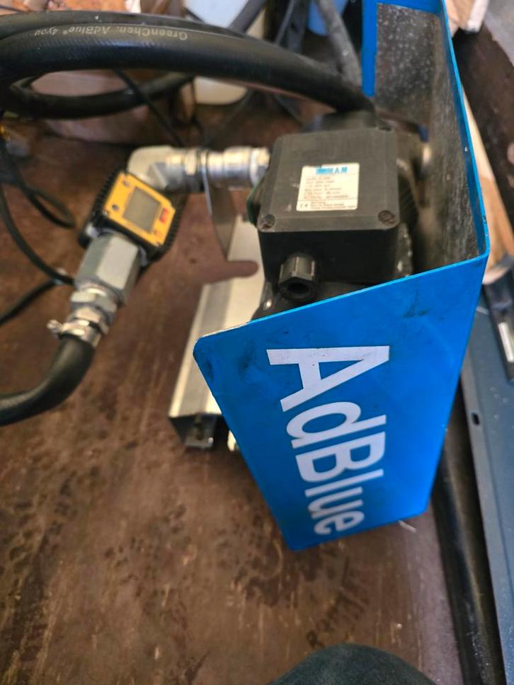 AdBlue Pomp met Meter 1000 liter ibc incl 300l adblue, Zakelijke goederen, Machines en Bouw | Industrie en Techniek, Ophalen of Verzenden