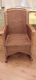 Vintage Rieten Schommelstoel - Sfeervol & Comfortabel, Huis en Inrichting, Ophalen