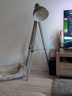 Mooie staande driepoot lamp!, Huis en Inrichting, Lampen | Vloerlampen, Ophalen, Zo goed als nieuw, 150 tot 200 cm