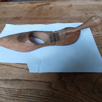 Vintage Houten Schoenleest beschikbaar voor biedingen