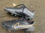 Nike Tiempo voetbalschoenen maat 40, Sport en Fitness, Voetbal, Ophalen of Verzenden, Gebruikt, Schoenen