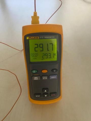 FLUKE 51 II DIGITAL THERMOMETER - Fluke 51 II draagbare digi beschikbaar voor biedingen