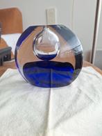 Oud diepblauw vaasje met geblazen bel, Antiek en Kunst, Antiek | Glas en Kristal, Ophalen of Verzenden