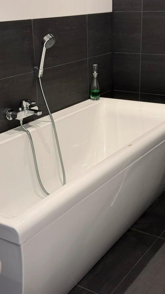 Bad half vrijstaand 180x80 - Weinig gebruikt, Huis en Inrichting, Badkamer | Complete badkamers, Zo goed als nieuw, Met bad, Ophalen