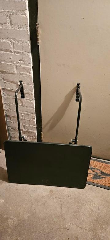 Handige Balkontafel - Eenvoudig te bevestigen! beschikbaar voor biedingen