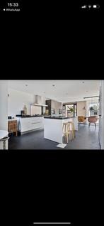 Complete moderne keuken met kookeiland, Ophalen, Wit, Graniet of Steen, Zo goed als nieuw